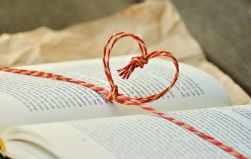 Book_String_Heart_NF